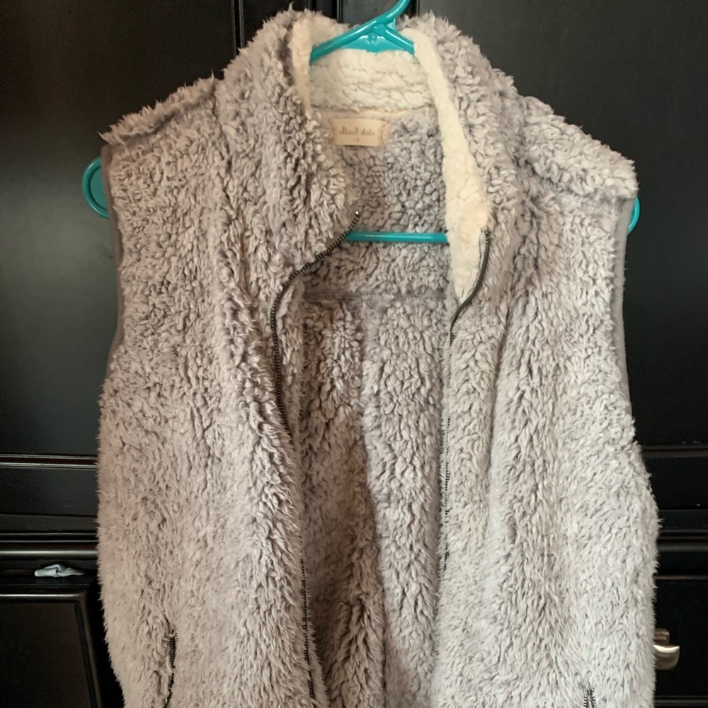 Women’s fuzzy Altar’d State size small vest